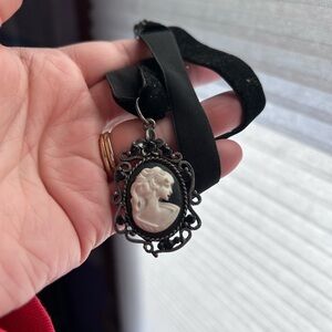 Black Cameo Pendant Mary-Kate and Ashley Necklace